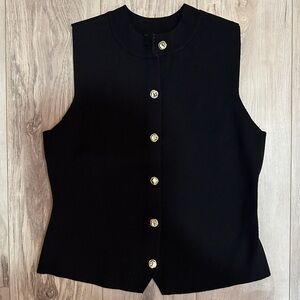 Scoop Women’s Black Sleeveless Top